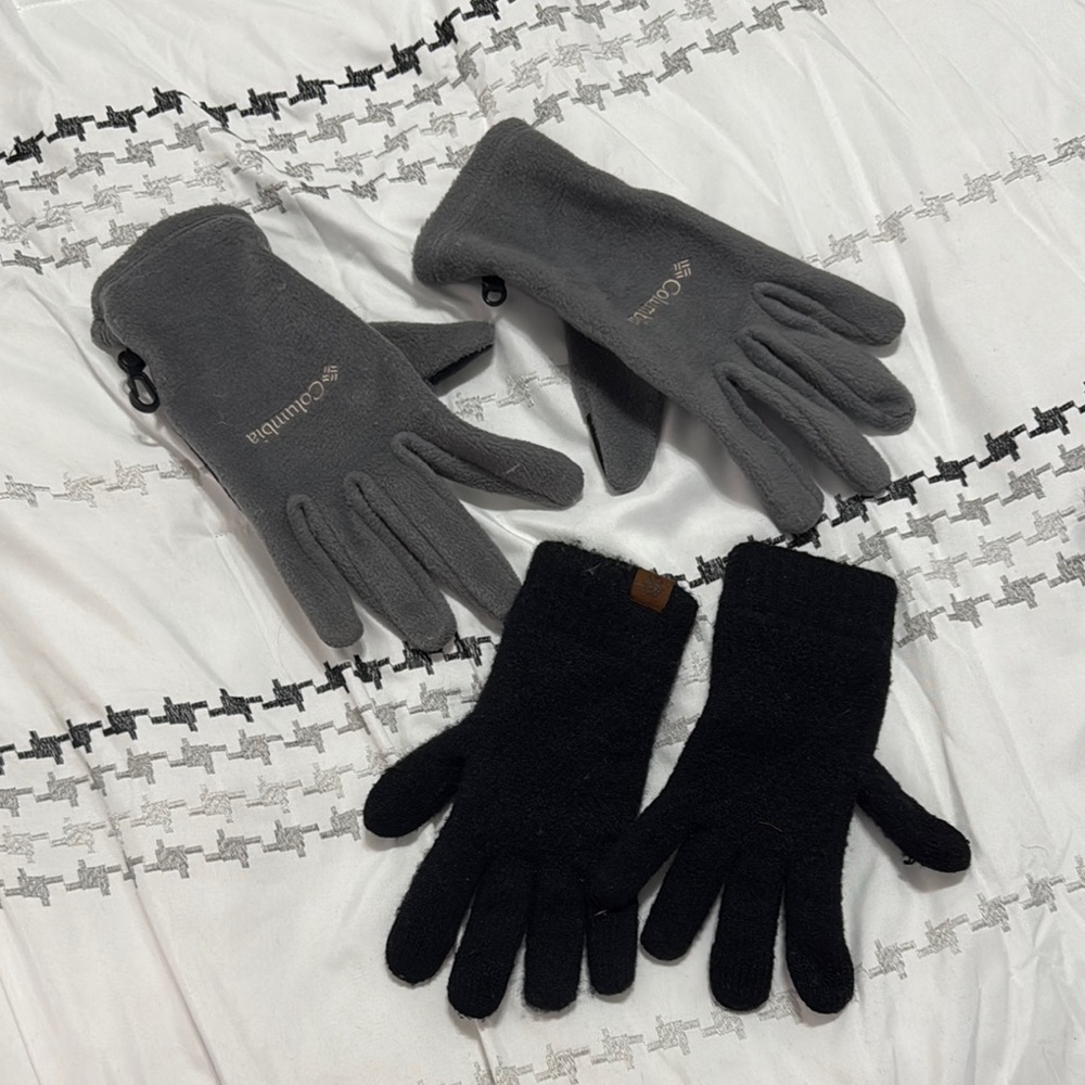 Columbia Gray and Black Knit Winter Gloves